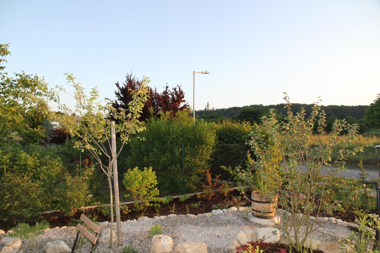Apartmany Hluboka Nad Vltavou S Vyhledem Na Zamek Exterior foto